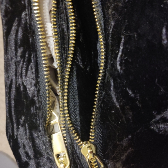 NWT Madden Girl Black Velvet Backpack - Picture 3 of 5